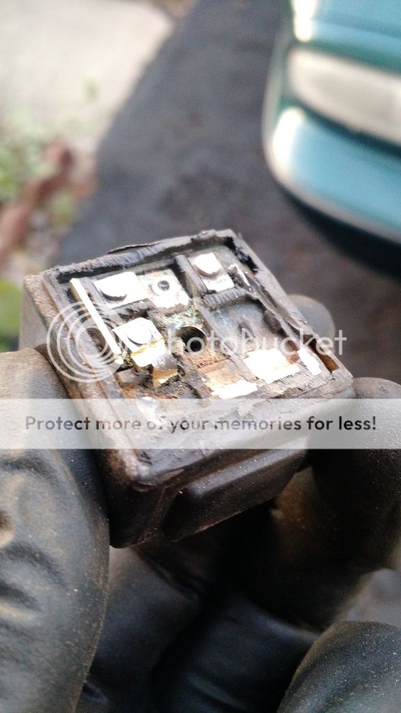 Could it be the Isolation relay? Lets cut it up and see! *Warning! Graphic Content* Pennock's