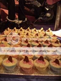 cupcakes at Sh!