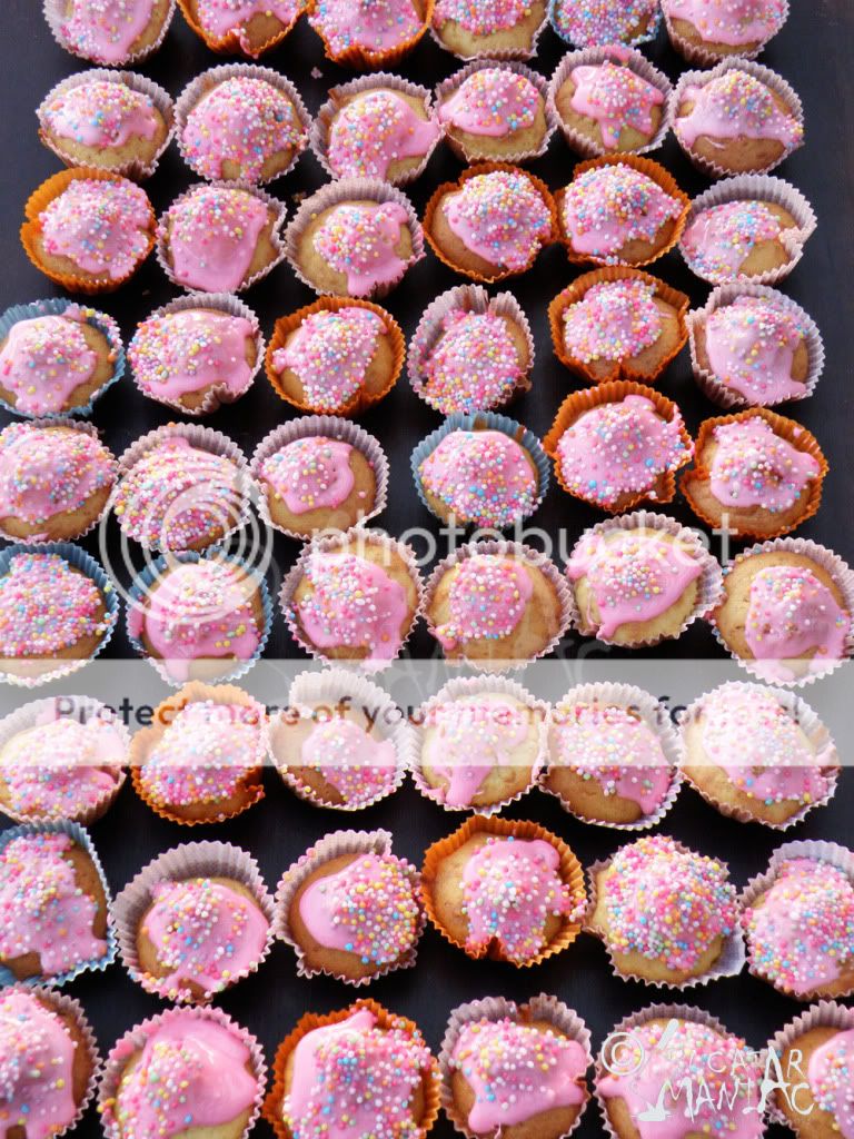 cupcakes,muffins,gklazura roz,reteta,bomboane colorate