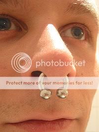 Septum piercing en la nariz - video demostrativo Septum piercing en la nariz - video demostrativo